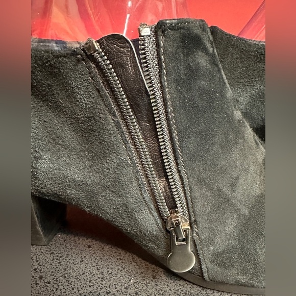 Munro American Peep Toe Black Suede Side Zip 2.25” Heels Women’s Sz 10M - Picture 6 of 15